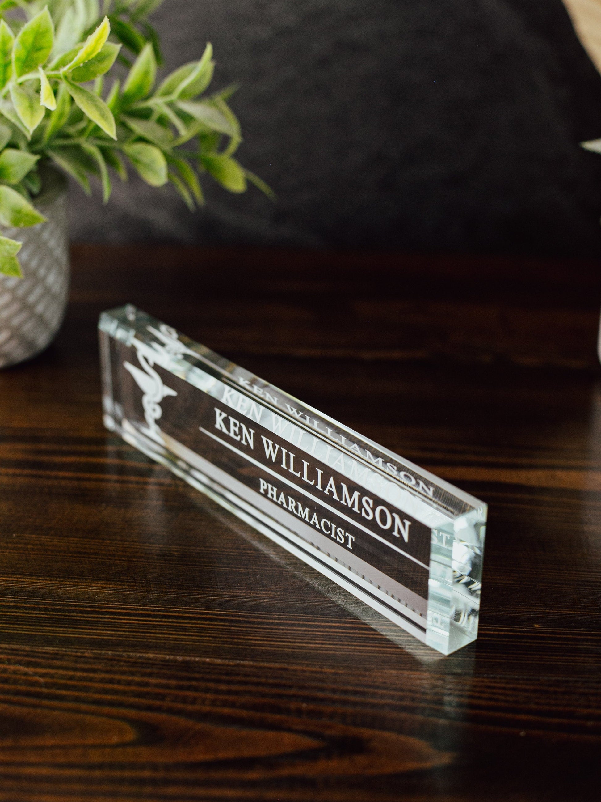 Pharmacist Glass Office Desk Name Plate, Clear Doctor of Pharmacy Nameplate, Medical Practitioner Appreciation Gift, Pharmacy School Grad