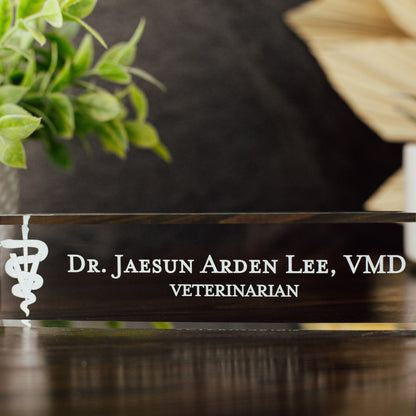 Veterinarian DVM Glass Office Desk Name Plate, Clear New Vet Animal Doctor Nameplate, Practitioner Appreciation Gift, Vet School Graduation